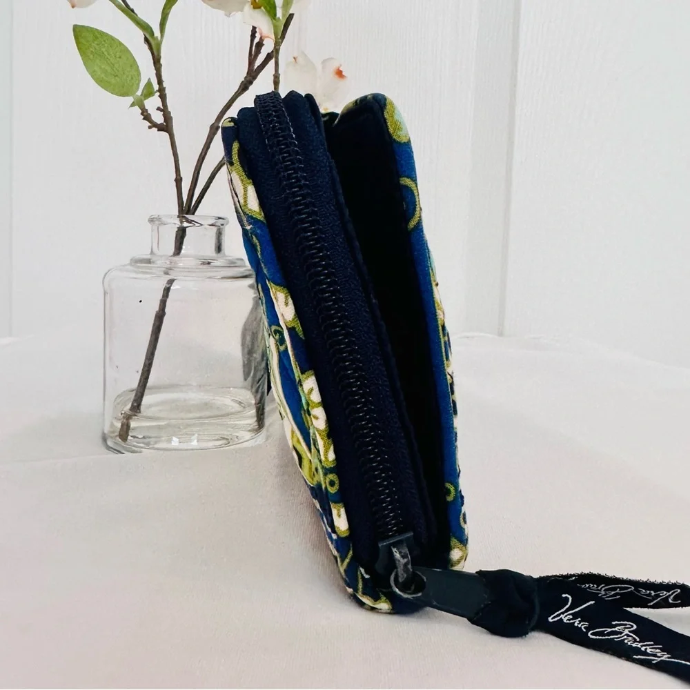 VERA BRADLEY ~ Rhythm & Blues Turn Lock Paisley Print Long Quilted Wallet 6 x 4